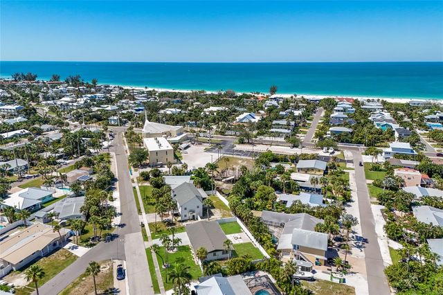 214 85TH STREET, Holmes Beach, FL 34217