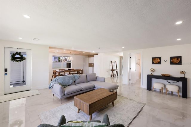 214 85TH STREET, Holmes Beach, FL 34217