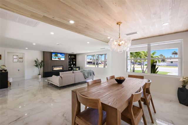 214 85TH STREET, Holmes Beach, FL 34217