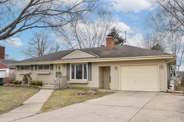 1115 2nd AVENUE, Grafton, WI 53024