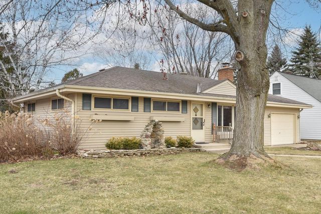 1115 2nd AVENUE, Grafton, WI 53024