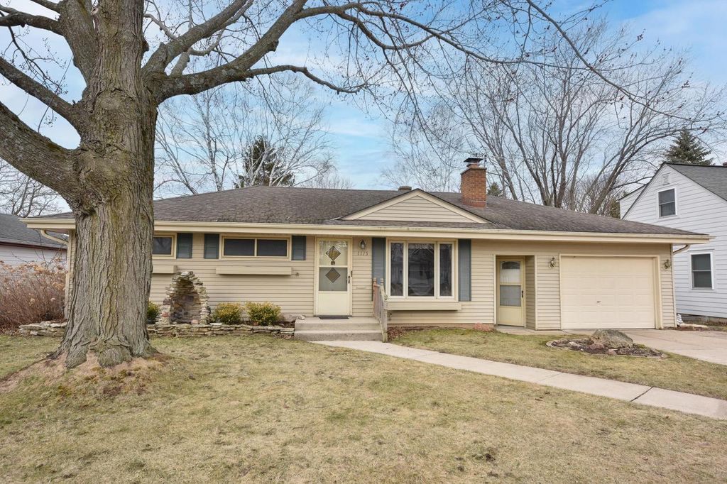 1115 2nd AVENUE, Grafton, WI 53024