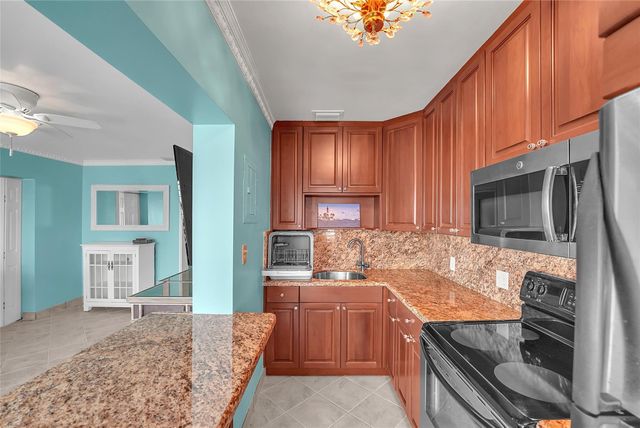 1187 Hillsboro Mile 9E, Hillsboro Beach, FL 33062