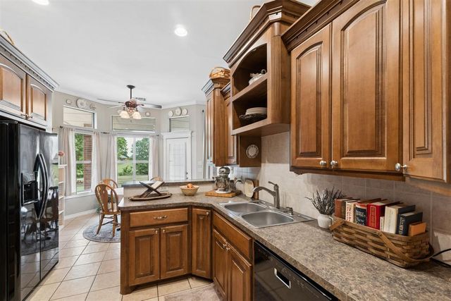 1621 Four Lakes Drive, Blanchard, OK 73010