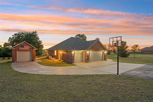 1621 Four Lakes Drive, Blanchard, OK 73010