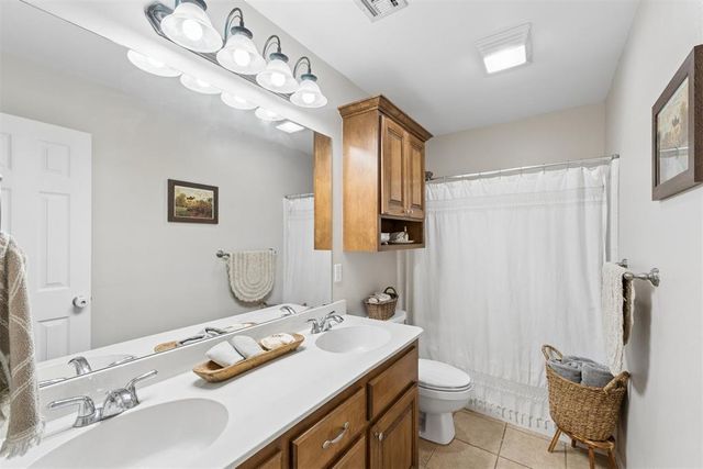 1621 Four Lakes Drive, Blanchard, OK 73010
