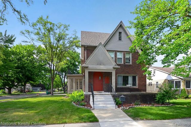 15105 Maplewood Avenue, Eastpointe, MI 48021