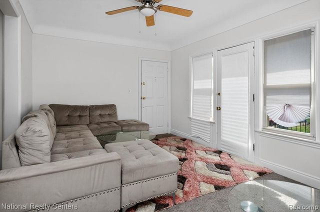 15105 Maplewood Avenue, Eastpointe, MI 48021