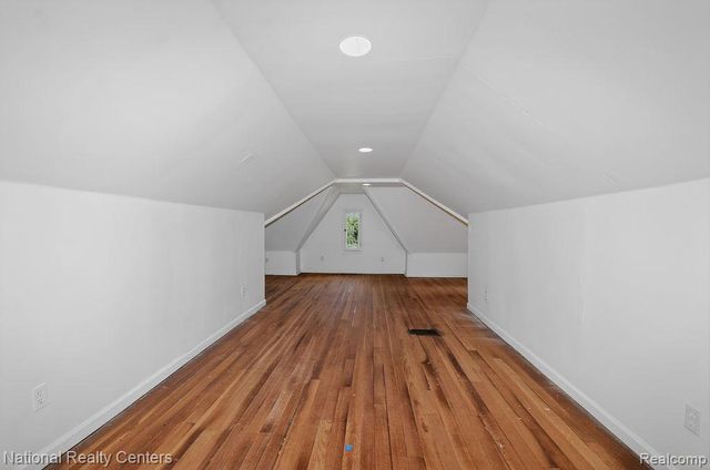15105 Maplewood Avenue, Eastpointe, MI 48021