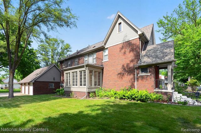 15105 Maplewood Avenue, Eastpointe, MI 48021