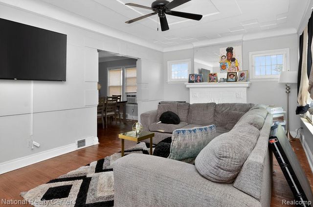 15105 Maplewood Avenue, Eastpointe, MI 48021