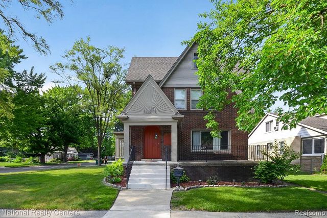 15105 Maplewood Avenue, Eastpointe, MI 48021