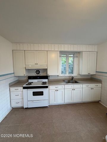 92 Broadway A, Keyport, NJ 07735