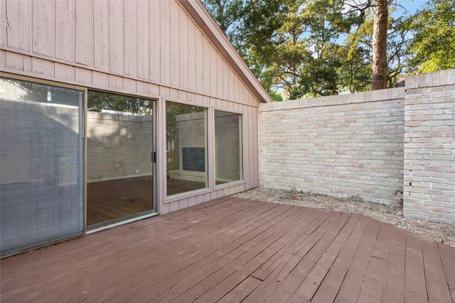 168 Old Bridge Lake Street, Houston, TX 77069