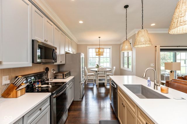 1055 Golden Leaf Drive, Martinsville, IN 46151