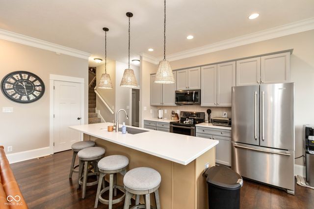 1055 Golden Leaf Drive, Martinsville, IN 46151