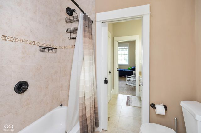 1055 Golden Leaf Drive, Martinsville, IN 46151
