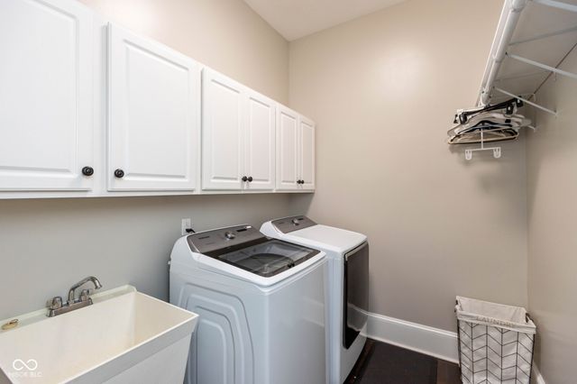 1055 Golden Leaf Drive, Martinsville, IN 46151