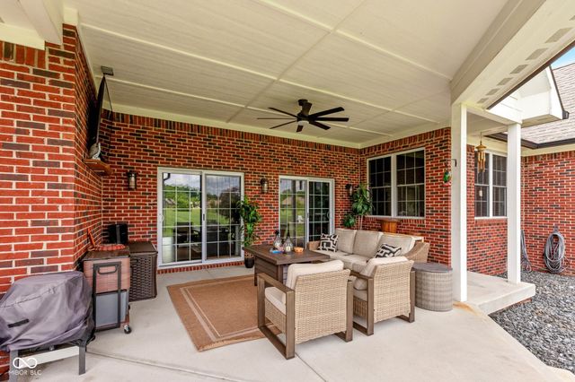 1055 Golden Leaf Drive, Martinsville, IN 46151