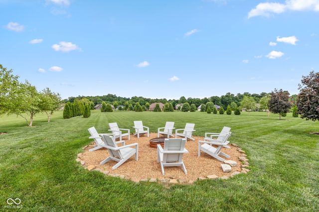 1055 Golden Leaf Drive, Martinsville, IN 46151