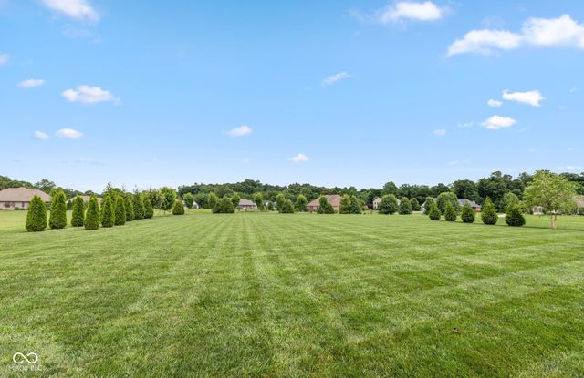 1055 Golden Leaf Drive, Martinsville, IN 46151