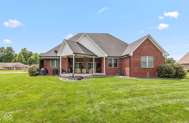 1055 Golden Leaf Drive, Martinsville, IN 46151