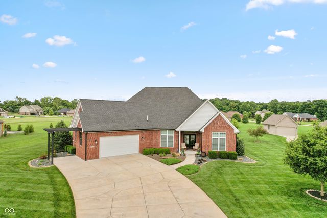 1055 Golden Leaf Drive, Martinsville, IN 46151