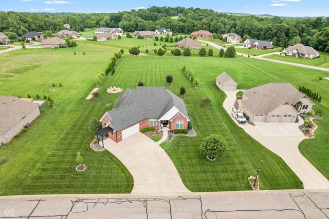 1055 Golden Leaf Drive, Martinsville, IN 46151