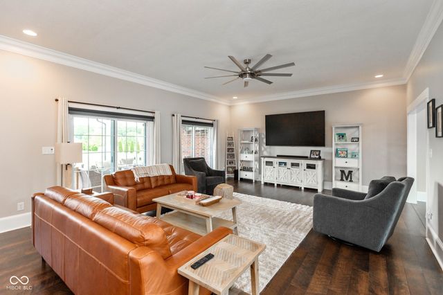 1055 Golden Leaf Drive, Martinsville, IN 46151