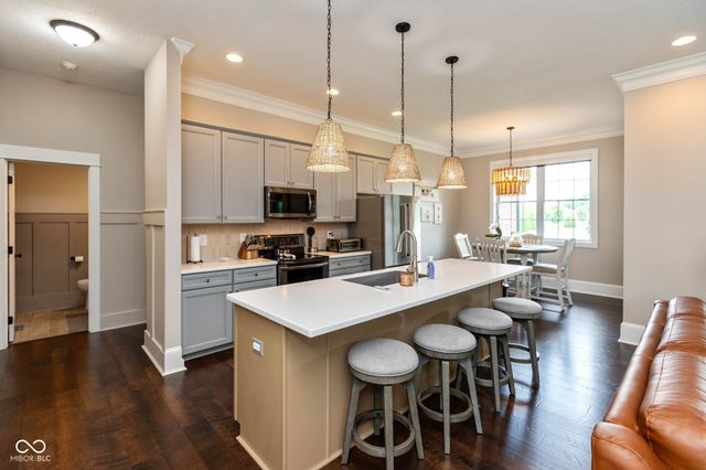 1055 Golden Leaf Drive, Martinsville, IN 46151