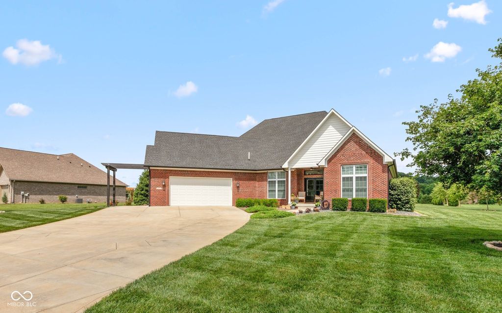 1055 Golden Leaf Drive, Martinsville, IN 46151
