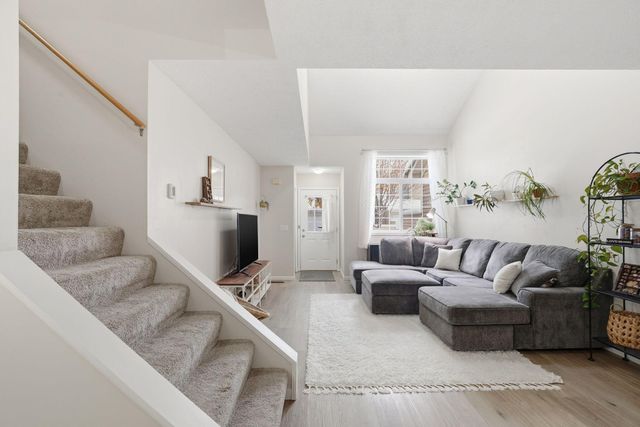 8864 Spring Lane, Woodbury, MN 55125