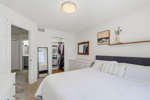 8864 Spring Lane, Woodbury, MN 55125