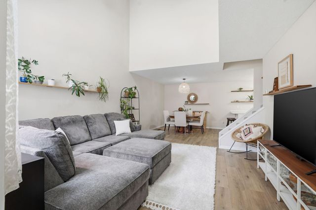 8864 Spring Lane, Woodbury, MN 55125