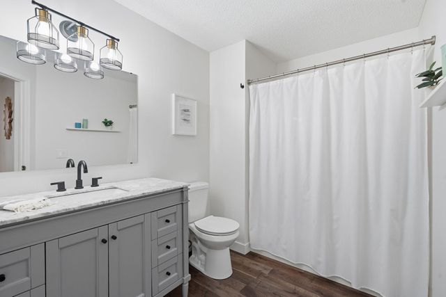 8864 Spring Lane, Woodbury, MN 55125