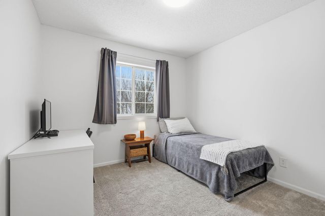 8864 Spring Lane, Woodbury, MN 55125