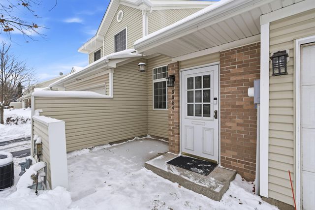 8864 Spring Lane, Woodbury, MN 55125