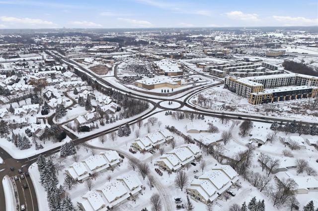 8864 Spring Lane, Woodbury, MN 55125