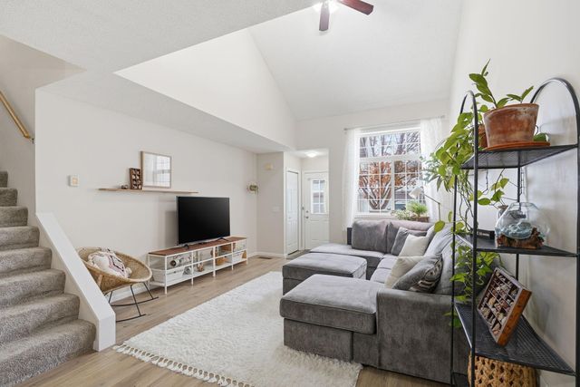 8864 Spring Lane, Woodbury, MN 55125