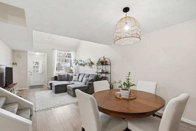 8864 Spring Lane, Woodbury, MN 55125