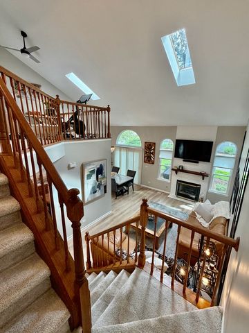 1353 Ridgefield Circle 1353, Carol Stream, IL 60188