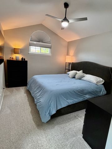 1353 Ridgefield Circle 1353, Carol Stream, IL 60188