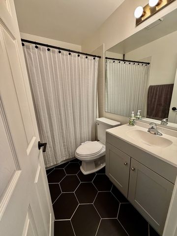 1353 Ridgefield Circle 1353, Carol Stream, IL 60188