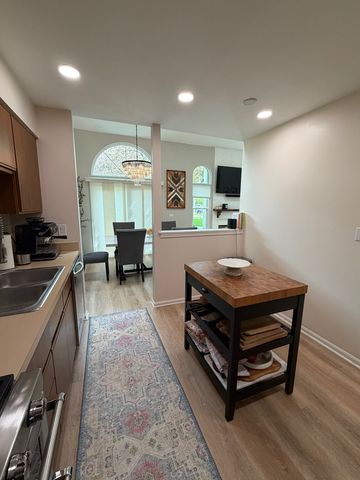 1353 Ridgefield Circle 1353, Carol Stream, IL 60188