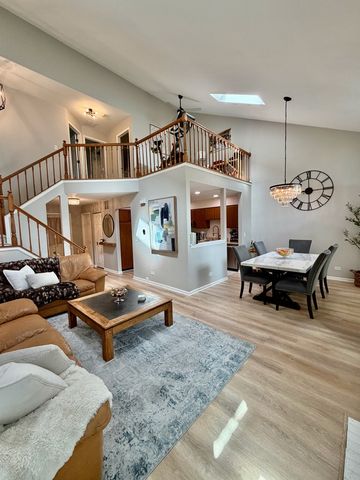 1353 Ridgefield Circle 1353, Carol Stream, IL 60188