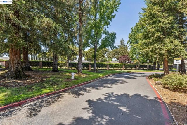 1814 Wildbrook Ct C, Concord, CA 94521