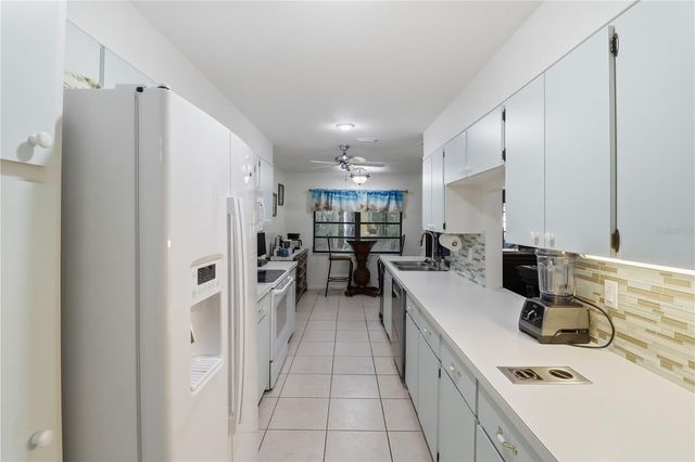 59 CYPRESS BOULEVARD W, Homosassa, FL 34446
