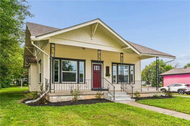 105 E Hale Street, Spring Hill, KS 66083