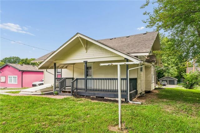 105 E Hale Street, Spring Hill, KS 66083