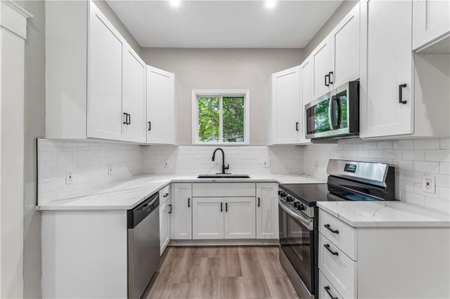 105 E Hale Street, Spring Hill, KS 66083